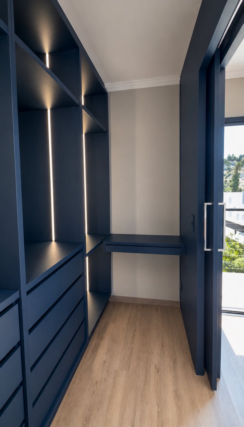 Closet em Azul Profundo